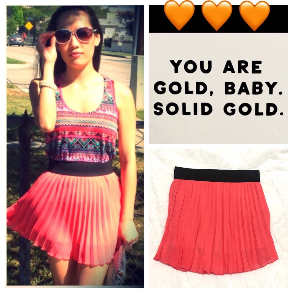 LUNA CHIC orange 🔶pleated skirt